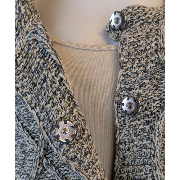 Leo & Nicole Coatigan Cardigan 1X Gray Cream Cable Knit Button Front Swing Style - Picture 8 of 9